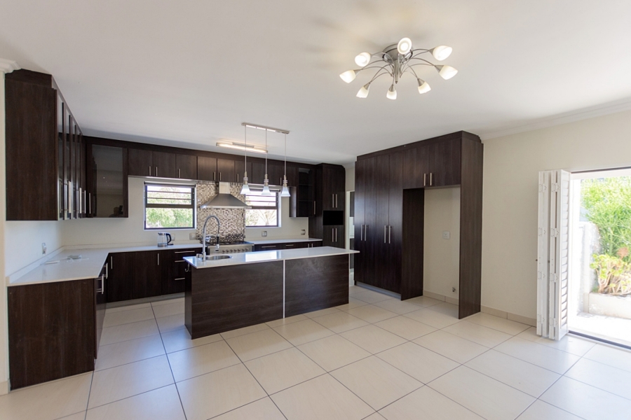 5 Bedroom Property for Sale in Country Club Western Cape